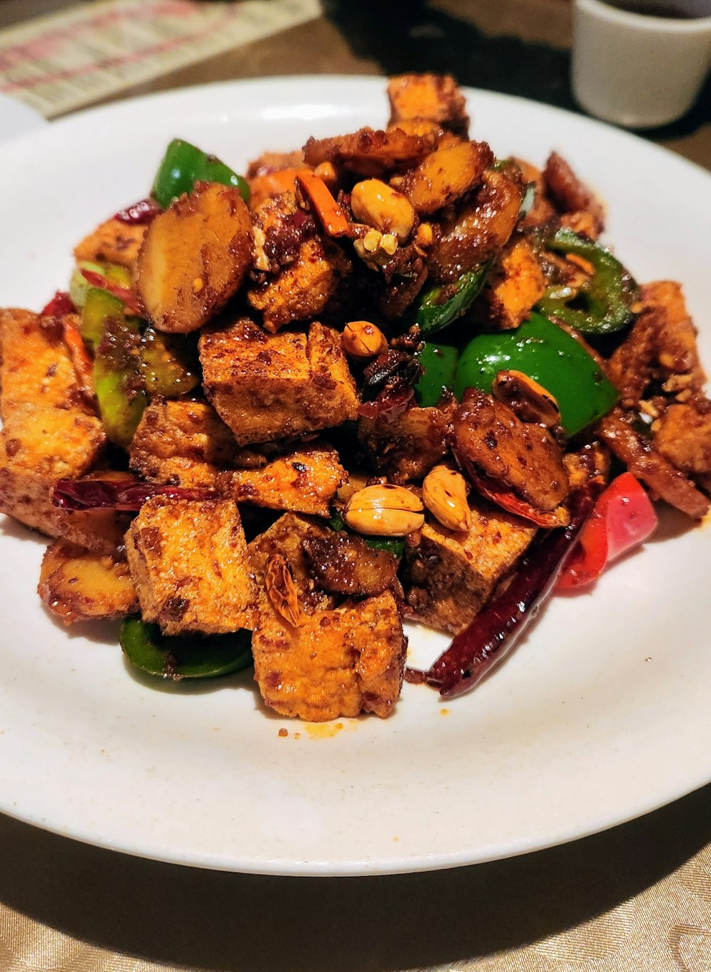 真实授权图库素材中的辣味豆腐菜肴